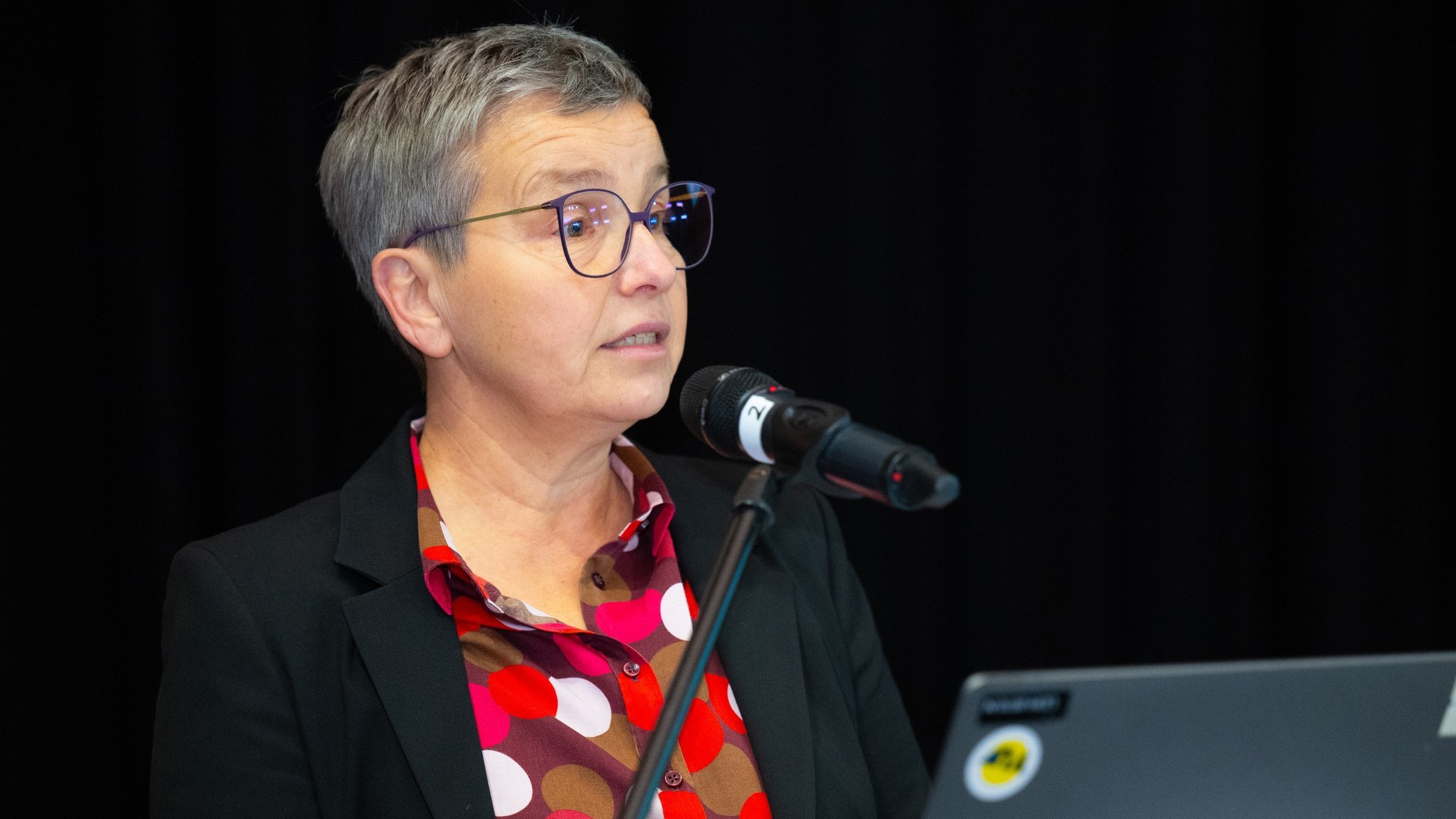 h_da-Vizepräsidentin Nicole Saenger bei ihrem Grußwort