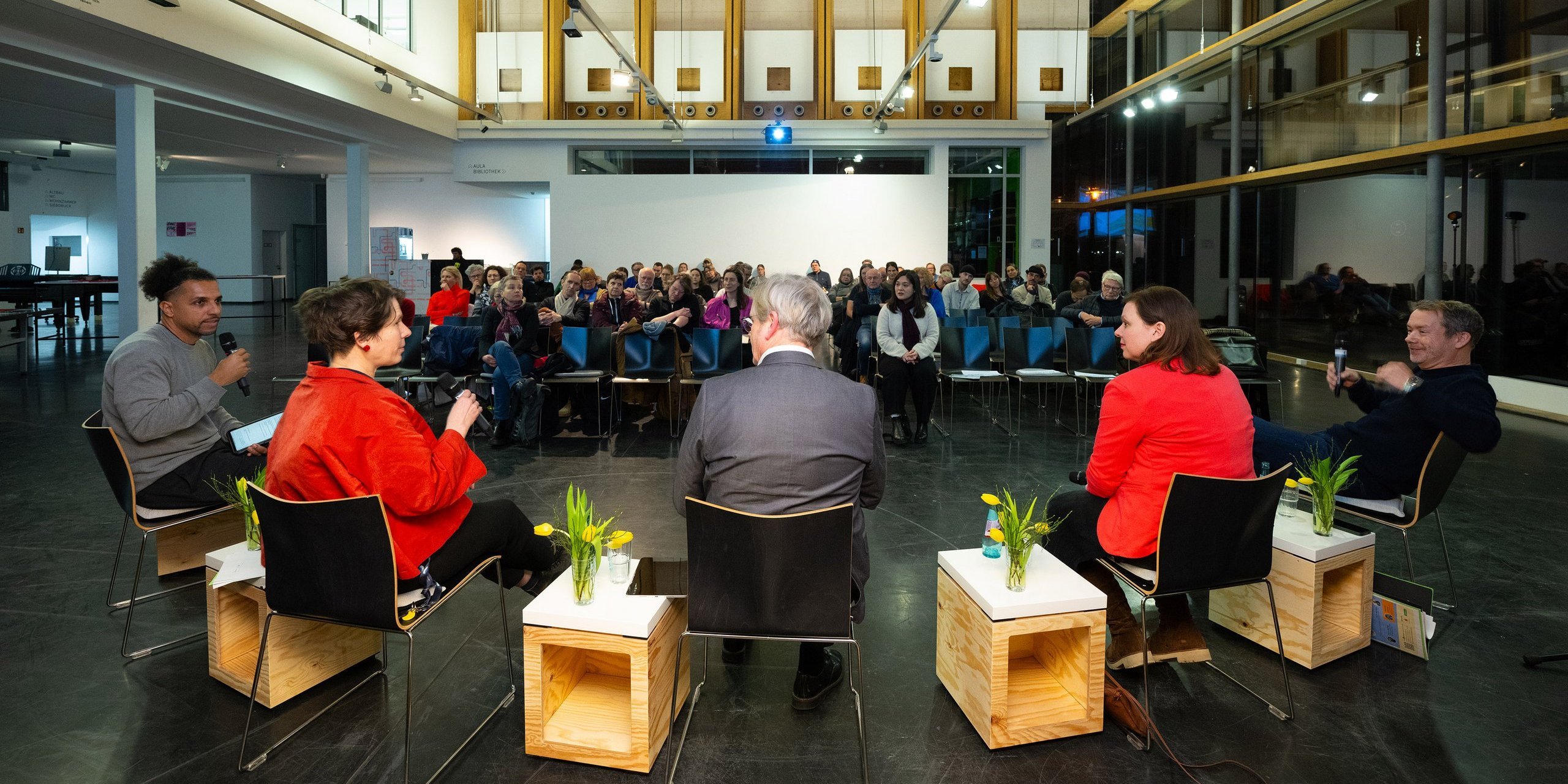 Der Blick von den Panelisten in den Zuschauerraum 